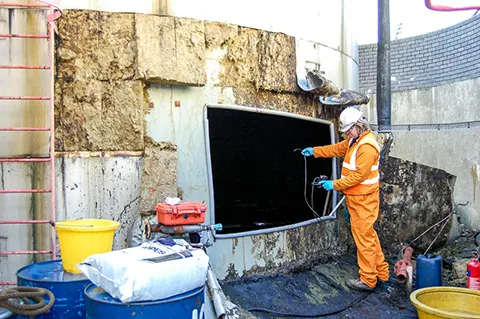 Oil Tank Cleaning by man entry